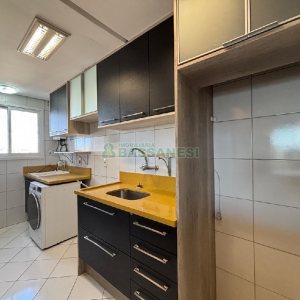 Apartamento com 58m², 2 dormitórios, 1 vaga, no bairro Santa Lúcia em Caxias do Sul para Alugar
