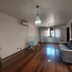 Casa Mobiliada com 370m², 5 dormitórios, 4 vagas, no bairro Nossa Senhora de Lourdes em Caxias do Sul para Alugar