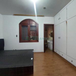 Casa Mobiliada com 370m², 5 dormitórios, 4 vagas, no bairro Nossa Senhora de Lourdes em Caxias do Sul para Alugar