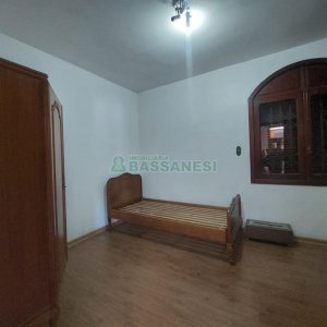 Casa Mobiliada com 370m², 5 dormitórios, 4 vagas, no bairro Nossa Senhora de Lourdes em Caxias do Sul para Alugar