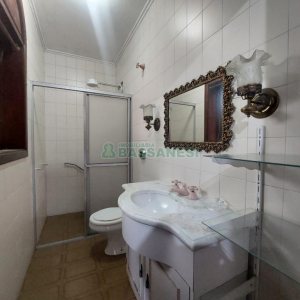 Casa Mobiliada com 370m², 5 dormitórios, 4 vagas, no bairro Nossa Senhora de Lourdes em Caxias do Sul para Alugar