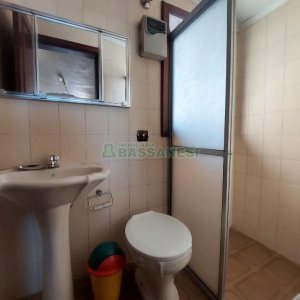 Casa Mobiliada com 370m², 5 dormitórios, 4 vagas, no bairro Nossa Senhora de Lourdes em Caxias do Sul para Alugar