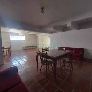 Casa Mobiliada com 370m², 5 dormitórios, 4 vagas, no bairro Nossa Senhora de Lourdes em Caxias do Sul para Alugar