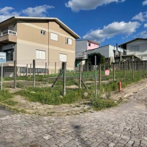 Terreno com 360m², no bairro Nossa Senhora de Fátima em Caxias do Sul para Comprar