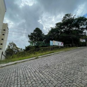 Terreno com 607m², no bairro Jardim América em Caxias do Sul para Comprar