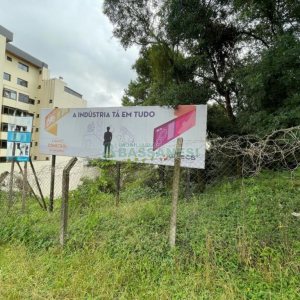 Terreno com 607m², no bairro Jardim América em Caxias do Sul para Comprar