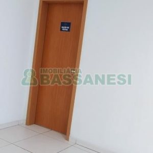 Kitinete com 25m², 1 dormitório, no bairro Cidade Nova em Caxias do Sul para Comprar