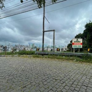 Terreno com 1050m², no bairro Jardim América em Caxias do Sul para Comprar