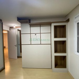 Apartamento com 77m², 2 dormitórios, 6 vagas, no bairro Colina Sorriso em Caxias do Sul para Comprar