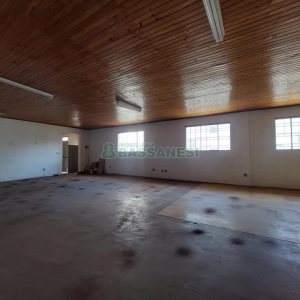 Pavilhão com 520m², no bairro Pio X em Caxias do Sul para Comprar