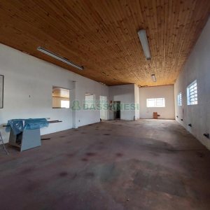 Pavilhão com 520m², no bairro Pio X em Caxias do Sul para Comprar