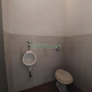 Pavilhão com 520m², no bairro Pio X em Caxias do Sul para Comprar