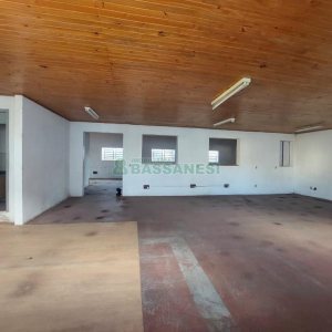 Pavilhão com 520m², no bairro Pio X em Caxias do Sul para Comprar