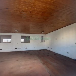 Pavilhão com 520m², no bairro Pio X em Caxias do Sul para Comprar