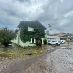 Pavilhão com 700m², no bairro Desvio Rizzo em Caxias do Sul para Comprar