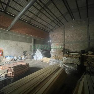 Pavilhão com 700m², no bairro Desvio Rizzo em Caxias do Sul para Comprar