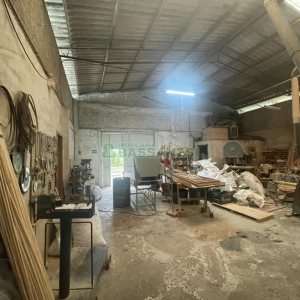 Pavilhão com 700m², no bairro Desvio Rizzo em Caxias do Sul para Comprar