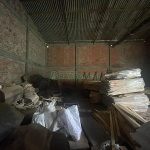 Pavilhão com 700m², no bairro Desvio Rizzo em Caxias do Sul para Comprar