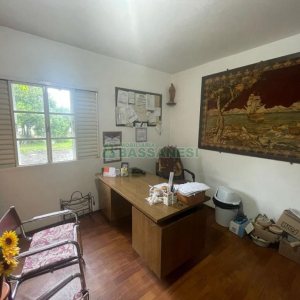 Pavilhão com 700m², no bairro Desvio Rizzo em Caxias do Sul para Comprar