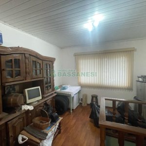 Pavilhão com 700m², no bairro Desvio Rizzo em Caxias do Sul para Comprar