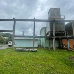Pavilhão com 700m², no bairro Desvio Rizzo em Caxias do Sul para Comprar