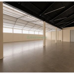 Pavilhão com 1000m², no bairro Maestra em Caxias do Sul para Alugar