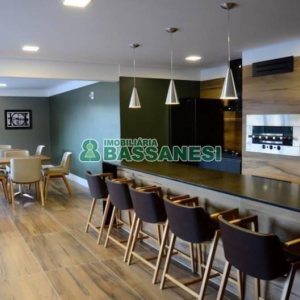 Apto Mobiliado com 68m², 2 dormitórios, 2 vagas, no bairro Madureira em Caxias do Sul para Alugar