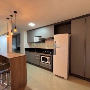 Apto Mobiliado com 68m², 2 dormitórios, 2 vagas, no bairro Madureira em Caxias do Sul para Alugar