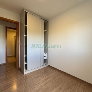 Apto Mobiliado com 68m², 2 dormitórios, 2 vagas, no bairro Madureira em Caxias do Sul para Alugar