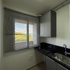 Apto Mobiliado com 68m², 2 dormitórios, 2 vagas, no bairro Madureira em Caxias do Sul para Alugar