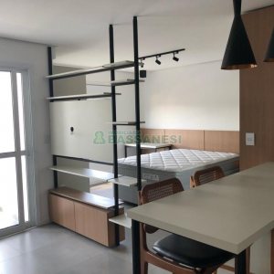 Apto Mobiliado com 42m², 1 dormitório, 1 vaga, no bairro Lourdes em Caxias do Sul para Alugar