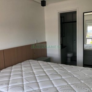 Apto Mobiliado com 42m², 1 dormitório, 1 vaga, no bairro Lourdes em Caxias do Sul para Alugar