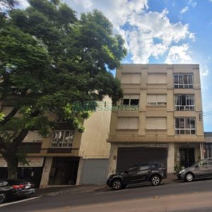 Apartamento com 76m², 2 dormitórios, 1 vaga, no bairro Madureira em Caxias do Sul para Alugar