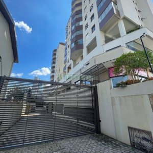Apartamento com 80m², 2 dormitórios, 1 vaga, no bairro Pio X em Caxias do Sul para Comprar