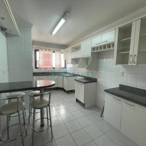 Apartamento com 80m², 2 dormitórios, 1 vaga, no bairro Pio X em Caxias do Sul para Comprar