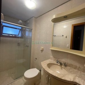 Apartamento com 80m², 2 dormitórios, 1 vaga, no bairro Pio X em Caxias do Sul para Comprar