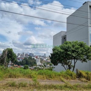Terreno, no bairro Cinqüentenário em Caxias do Sul para Comprar