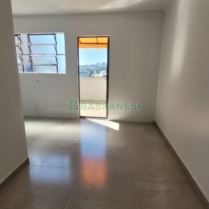 Apartamento com 82m², 2 dormitórios, 1 vaga, no bairro Santa Catarina em Caxias do Sul para Comprar