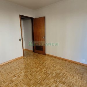 Apartamento com 82m², 2 dormitórios, 1 vaga, no bairro Santa Catarina em Caxias do Sul para Comprar