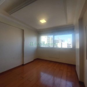 Apto Mobiliado com 107m², 3 dormitórios, 1 vaga, no bairro Centro em Caxias do Sul para Comprar