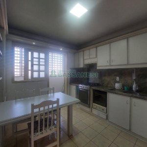 Apto Mobiliado com 107m², 3 dormitórios, 1 vaga, no bairro Centro em Caxias do Sul para Comprar