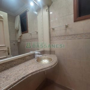 Apto Mobiliado com 107m², 3 dormitórios, 1 vaga, no bairro Centro em Caxias do Sul para Comprar