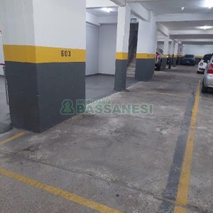 Apto Mobiliado com 107m², 3 dormitórios, 1 vaga, no bairro Centro em Caxias do Sul para Comprar