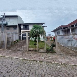 Casa com 70m², 2 dormitórios, no bairro Rio Branco em Caxias do Sul para Alugar