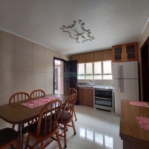 Casa com 70m², 2 dormitórios, no bairro Rio Branco em Caxias do Sul para Alugar