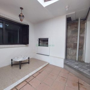 Casa com 70m², 2 dormitórios, no bairro Rio Branco em Caxias do Sul para Alugar