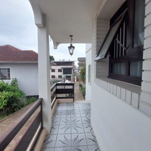 Casa com 70m², 2 dormitórios, no bairro Rio Branco em Caxias do Sul para Alugar