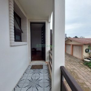 Casa com 70m², 2 dormitórios, no bairro Rio Branco em Caxias do Sul para Alugar