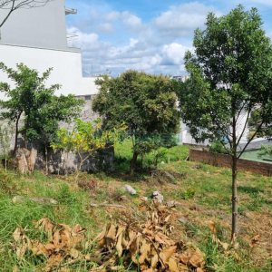 Terreno com 411m², no bairro Cinqüentenário em Caxias do Sul para Comprar