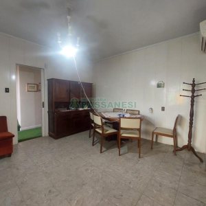 Casa Comercial com 600m², 5 dormitórios, no bairro Rio Branco em Caxias do Sul para Comprar